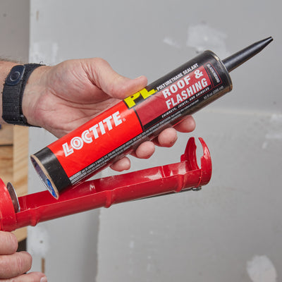 LOCTITE PL Roof and Flashing 10-oz Black Paintable Polyurethane Caulk