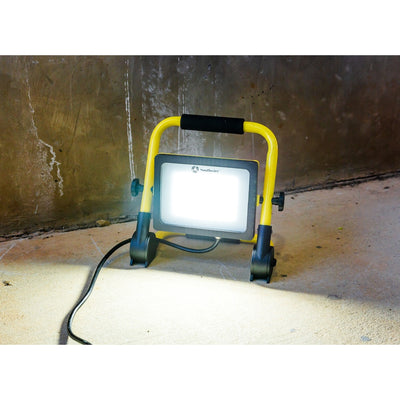 Southwire 5000-Lumen LED Plug-in Portable Work Light